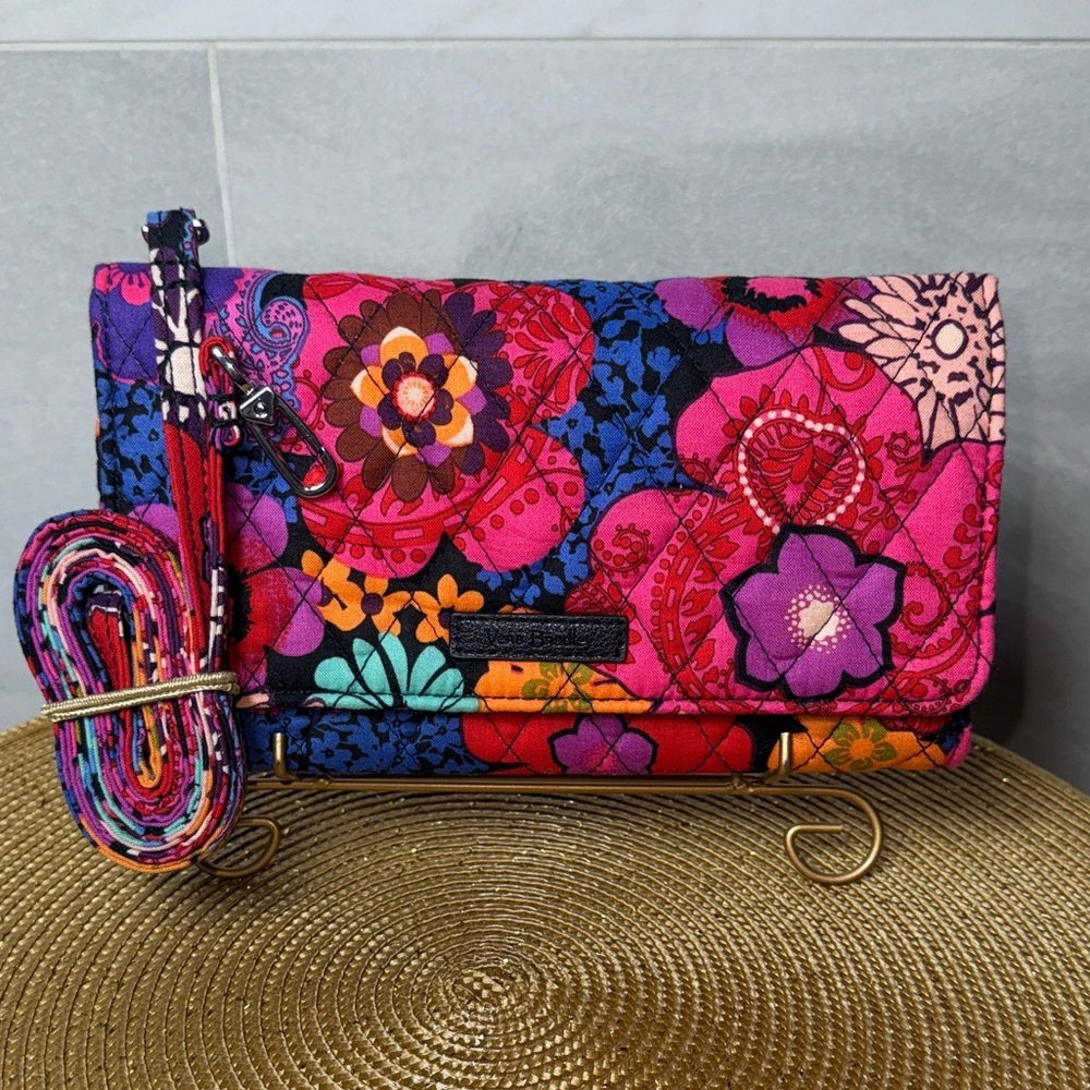 VERA BRADLEY  Floral Women's Cross Body Wallet/Bag NWOT, EXCELLENT Condition